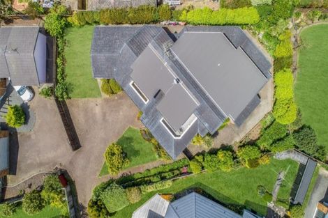 Photo of property in 8 Gillard Place, Eastern Beach, Auckland, 2012