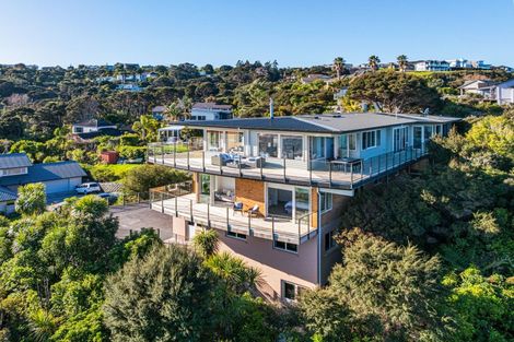 Photo of property in 52 Beauvoir Avenue, Matakatia, Whangaparaoa, 0930