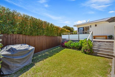 Photo of property in 114a Mcleod Road, Te Atatu South, Auckland, 0610