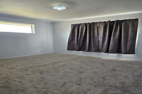 Photo of property in 70a Manuroa Road, Takanini, 2112