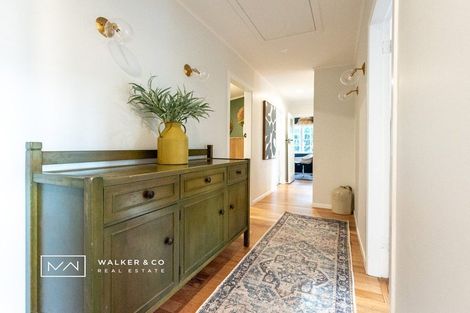 Photo of property in 4 Elmslie Road, Pinehaven, Upper Hutt, 5019