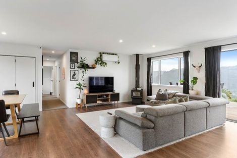 Photo of property in 16 Manatu Close, Whangamata, 3691