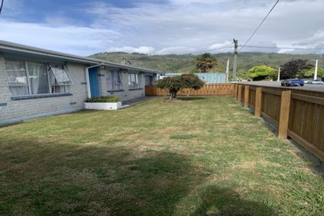 Photo of property in 3 Hawthorn Crescent, Stokes Valley, Lower Hutt, 5019