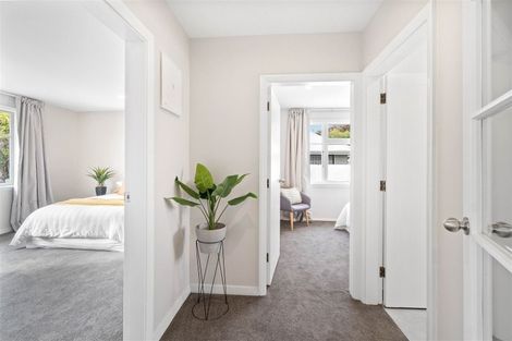 Photo of property in 9 Derrett Place, Saint Martins, Christchurch, 8022