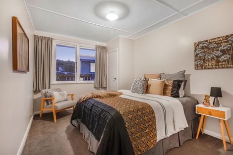 Photo of property in 2a Taupiri Crescent, Titahi Bay, Porirua, 5022