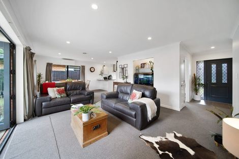 Photo of property in 17a Callis Avenue, Opaheke, Papakura, 2113