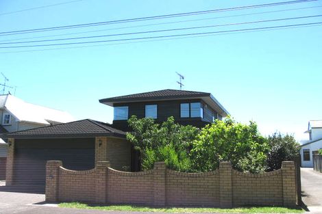 Photo of property in 2/3 Stratford Avenue, Milford, Auckland, 0620