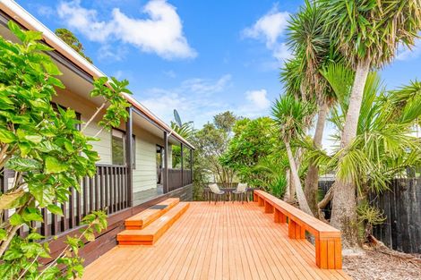 Photo of property in 91a/2 Beach Road, Te Atatu Peninsula, Auckland, 0610
