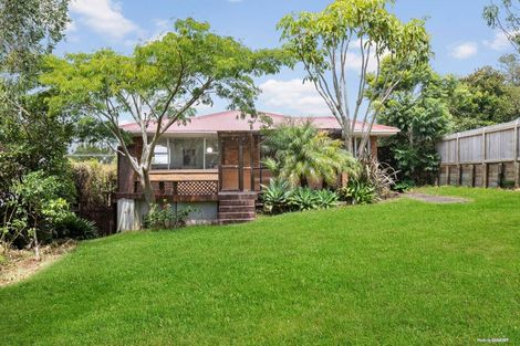 Photo of property in 122 Whangaparaoa Road, Red Beach, 0932