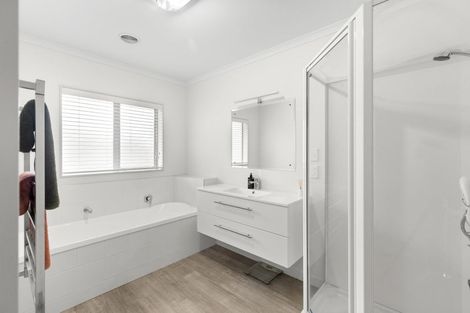 Photo of property in 33 Masefield Terrace, Kelvin Grove, Palmerston North, 4414