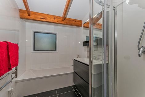 Photo of property in 32 Glucina Avenue, West Harbour, Auckland, 0618