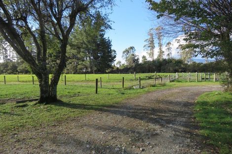 Photo of property in 393 Fairdown Road, Westport, 7891