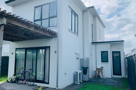 Photo of property in 10 Sacred Kingfisher Road, Hobsonville, Auckland, 0616