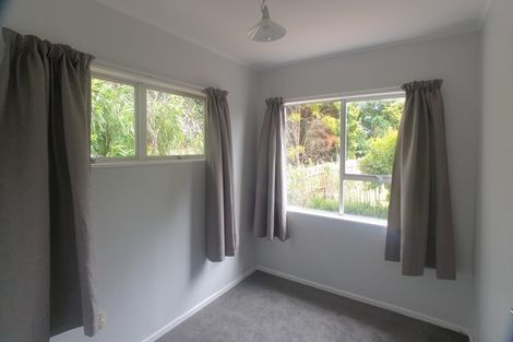Photo of property in 60 Rewarewa Road, Te Atatu Peninsula, Auckland, 0610