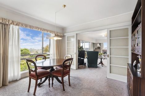 Photo of property in 2/371 East Coast Road, Mairangi Bay, Auckland, 0630