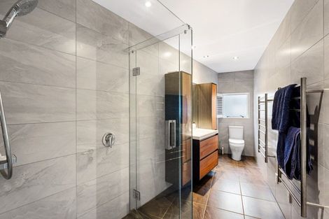 Photo of property in 15 Woodford Heights, Havelock North, 4130