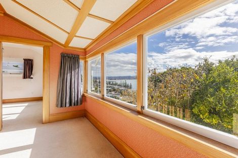 Photo of property in 33 Seapoint Road, Bluff Hill, Napier, 4110