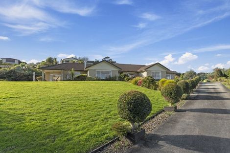 Photo of property in 15 Matheson Road, Red Beach, 0932