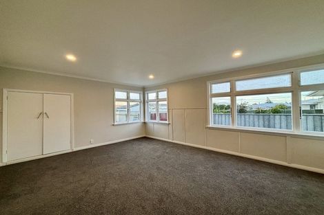 Photo of property in 51 Weraroa Road, Levin, 5510