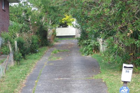Photo of property in 35 Glen Marine Parade, Glendene, Auckland, 0602