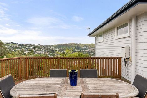 Photo of property in 19 Jane Grove, Paparangi, Wellington, 6037