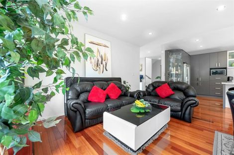 Photo of property in 10 Lucca Crescent, Flat Bush, Auckland, 2019