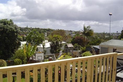 Photo of property in 5 Acacia Road, Torbay, Auckland, 0632