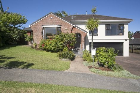 Photo of property in 13 Helga Crescent, Te Atatu Peninsula, Auckland, 0610