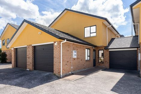 Photo of property in 3/4 Charlenne Close, Ranui, Auckland, 0612