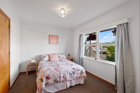 Photo of property in 37 Rugby Street, Levin, 5510