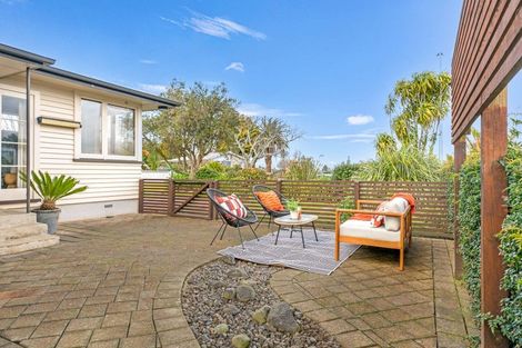 Photo of property in 32 Woodford Avenue, Brookfield, Tauranga, 3110