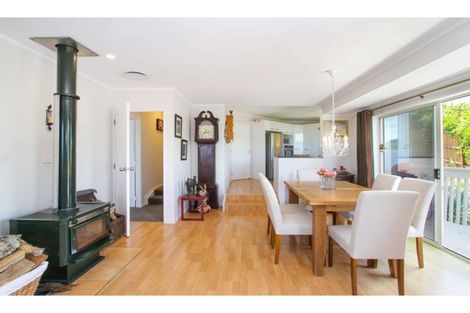 Photo of property in 272 Glamorgan Drive, Northcross, Auckland, 0630