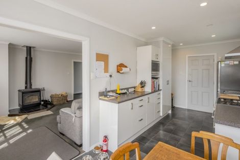Photo of property in 12 Featherston Street, Levin, 5510