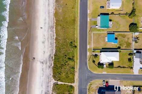 Photo of property in 96 Bway Road, Waihi Beach, 3611