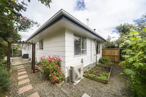 Photo of property in 5 Hillcrest Drive, Kelvin Grove, Palmerston North, 4414