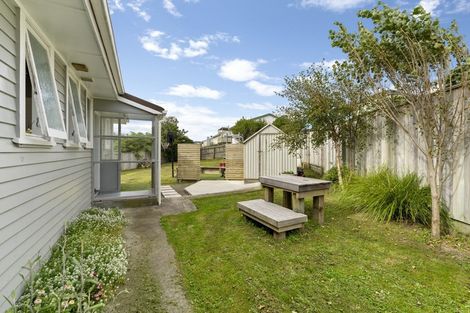 Photo of property in 11 Te Puke Street, Titahi Bay, Porirua, 5022