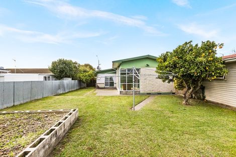 Photo of property in 35 Coventry Avenue, Tamatea, Napier, 4112