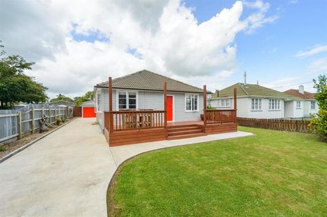 Photo of property in 9 Bull Street, Bulls, 4818