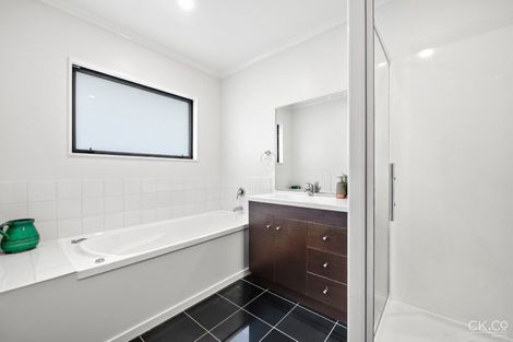 Photo of property in 102 Kirton Drive, Riverstone Terraces, Upper Hutt, 5018