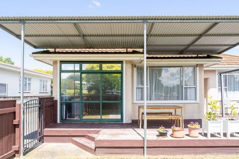 Photo of property in 28 Milton Street, Roslyn, Palmerston North, 4414