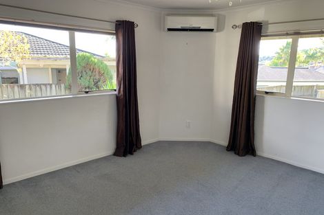 Photo of property in 16 Stephanie Close, Glenfield, Auckland, 0629