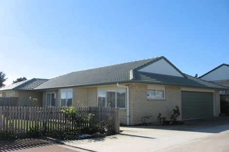 Photo of property in 72 Milson Drive, Papakura, 2110