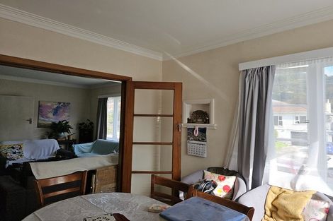 Photo of property in 3 Huia Street, Tawa, Wellington, 5028