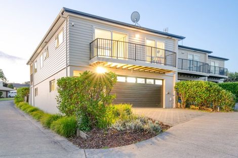Photo of property in 3a Melia Place, Stanmore Bay, Whangaparaoa, 0932
