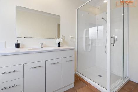 Photo of property in 6 Aristoy Close, Conifer Grove, Takanini, 2112