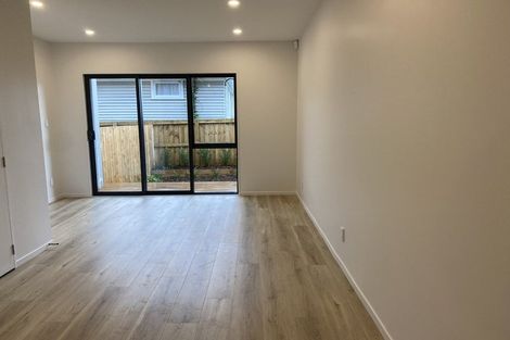 Photo of property in 27 Paetai Lane, Te Atatu Peninsula, 0610