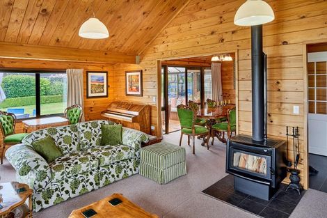 Photo of property in 31 Motukaraka Point, Pauatahanui, Porirua, 5381