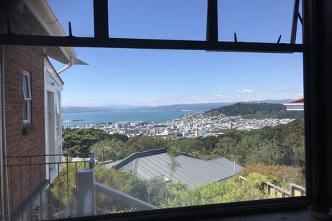 Photo of property in 49 Tanera Crescent, Brooklyn, Wellington, 6021