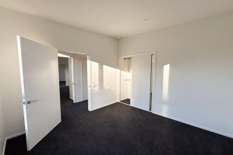 Photo of property in 4 Black Rock Road, Newlands, Wellington, 6037