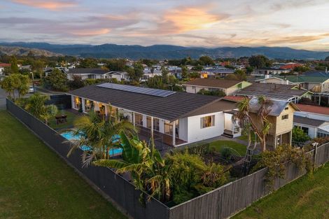 Photo of property in 23 Featherston Street, Levin, 5510